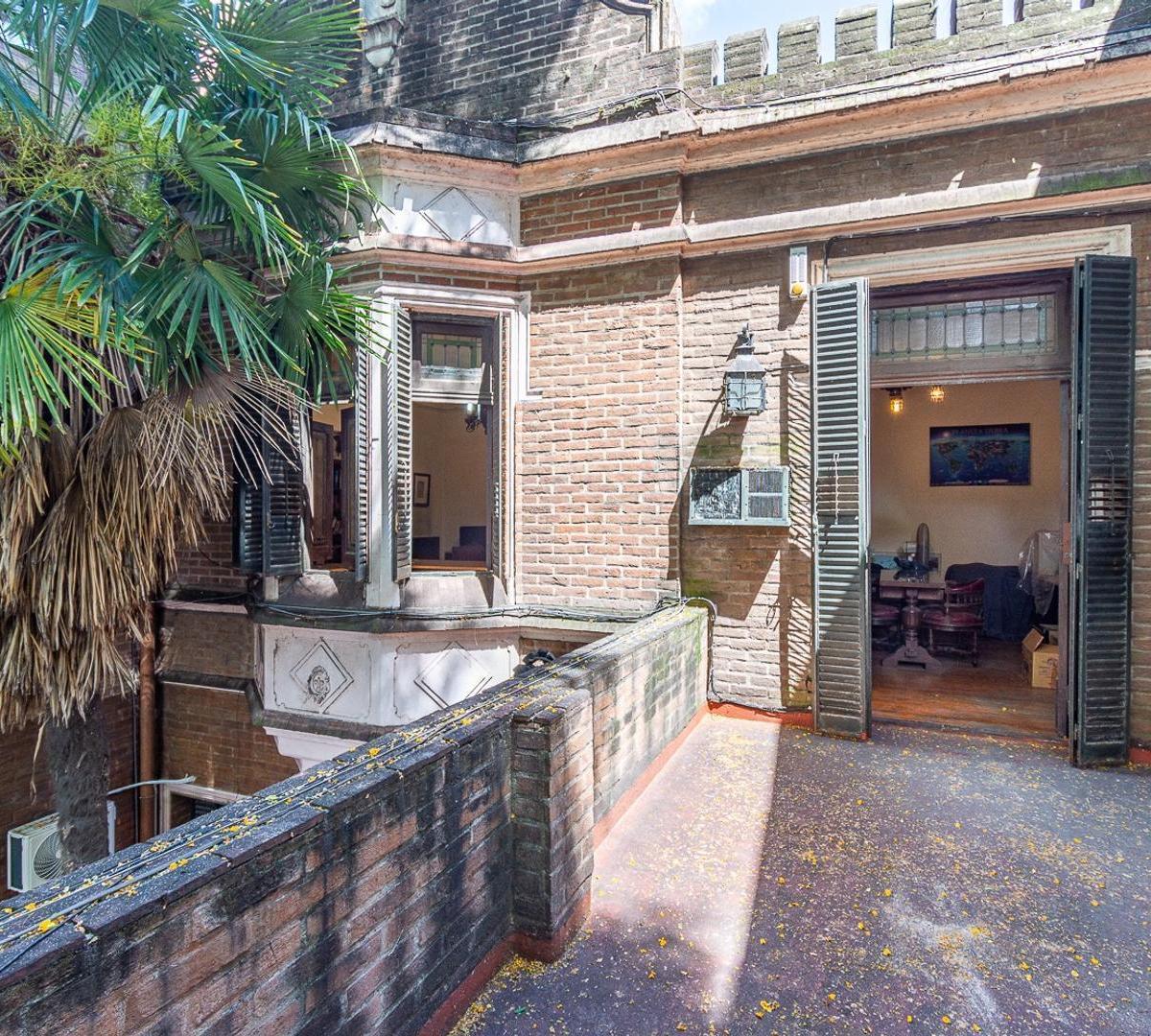 Importante Casa Inglesa de Estilo Tudor en Belgrano 2