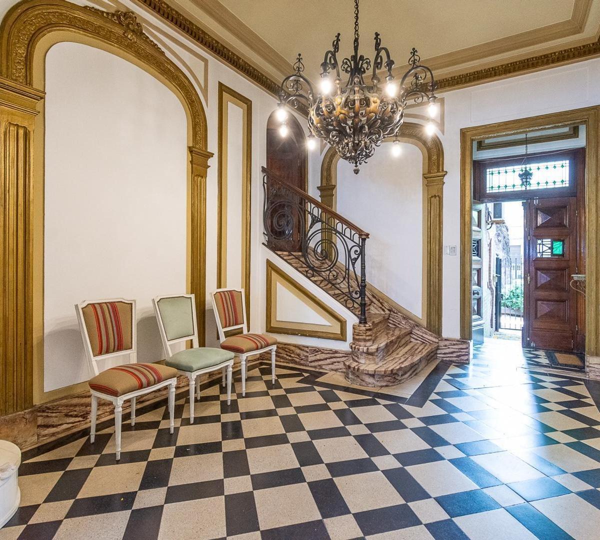 Importante Casa Inglesa de Estilo Tudor en Belgrano 1