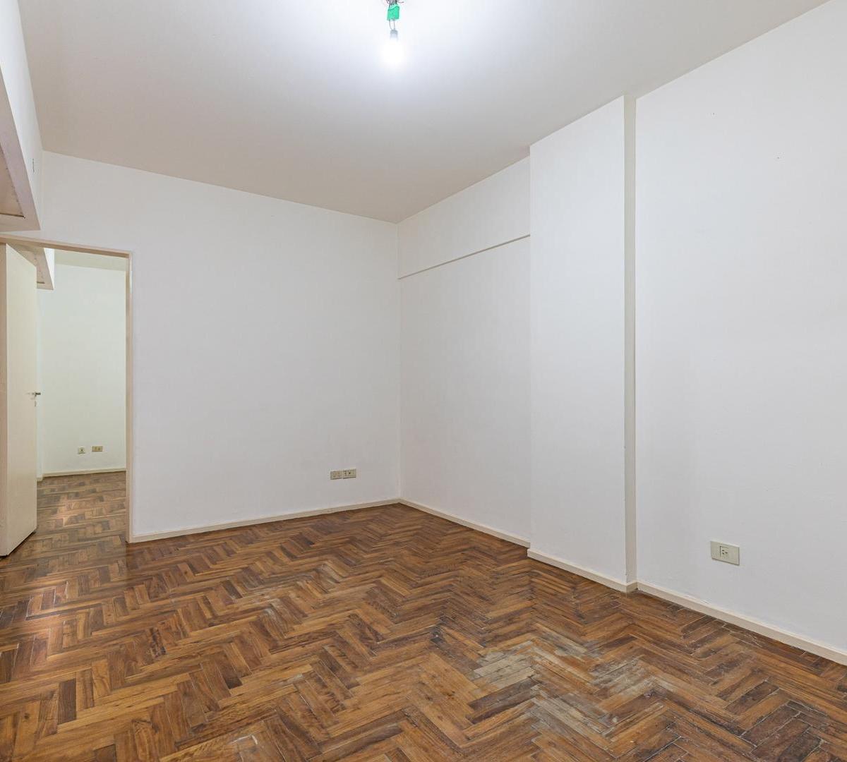 Cómodo Departamento Reacondicionado de 2 Ambientes en Venta 2