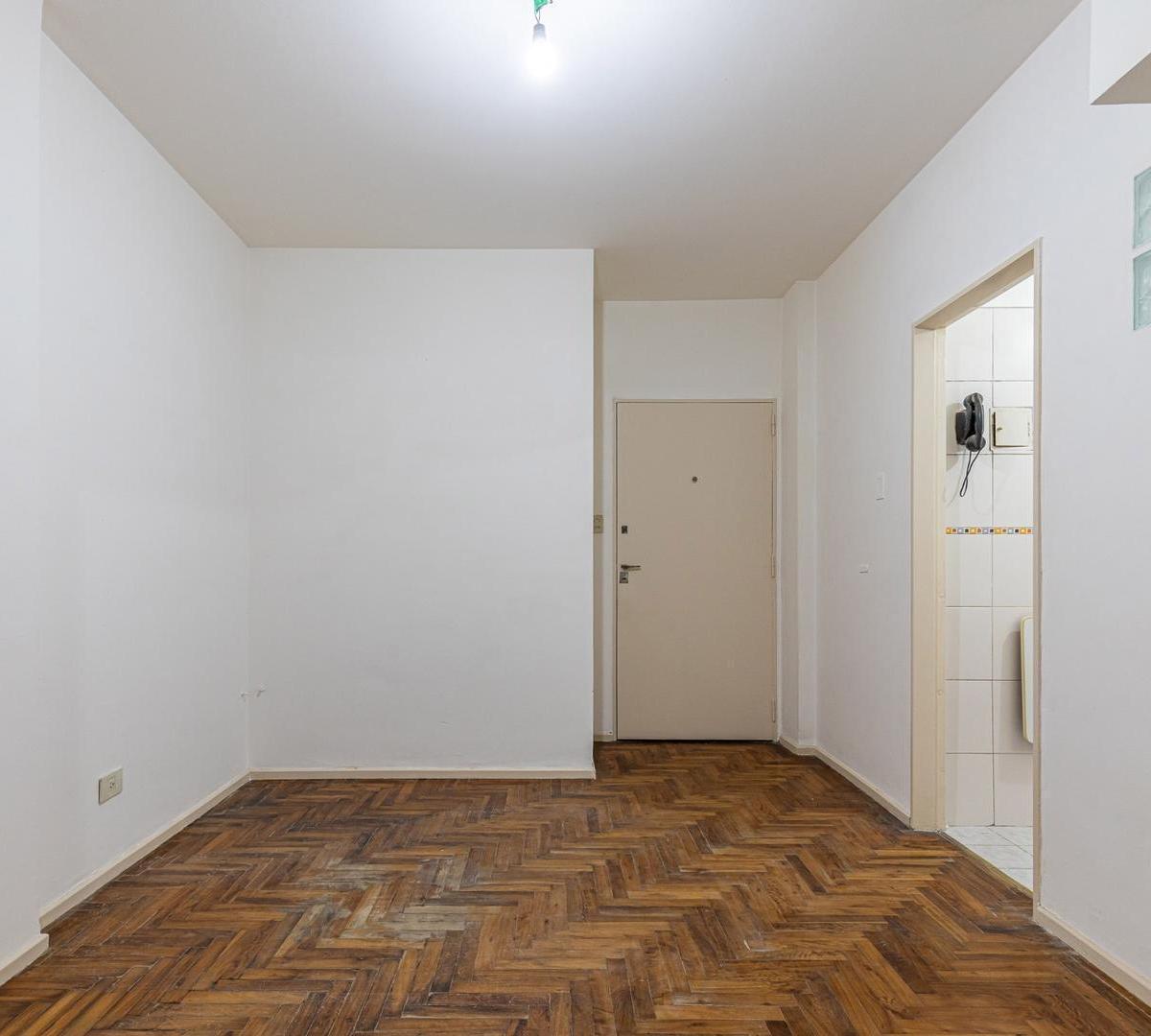 Cómodo Departamento Reacondicionado de 2 Ambientes en Venta 1