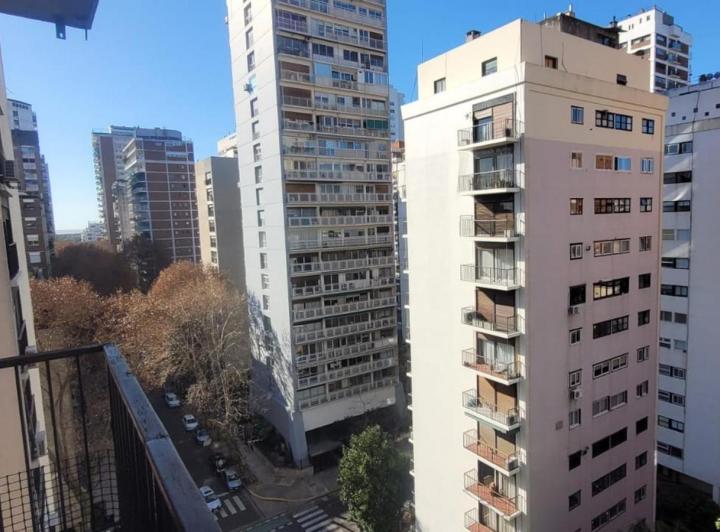Impecable piso de 4 ambientes con dependencia 4