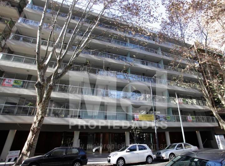 EXCELENTE 2 AMB CON COCH EN EDIFICIO CON AMENITIES Y SEG 1
