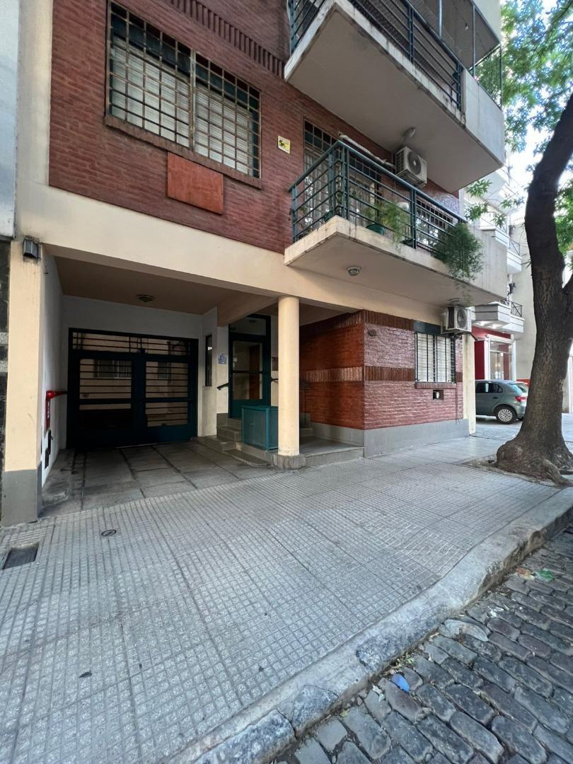 2 ambientes - Almagro - Venta