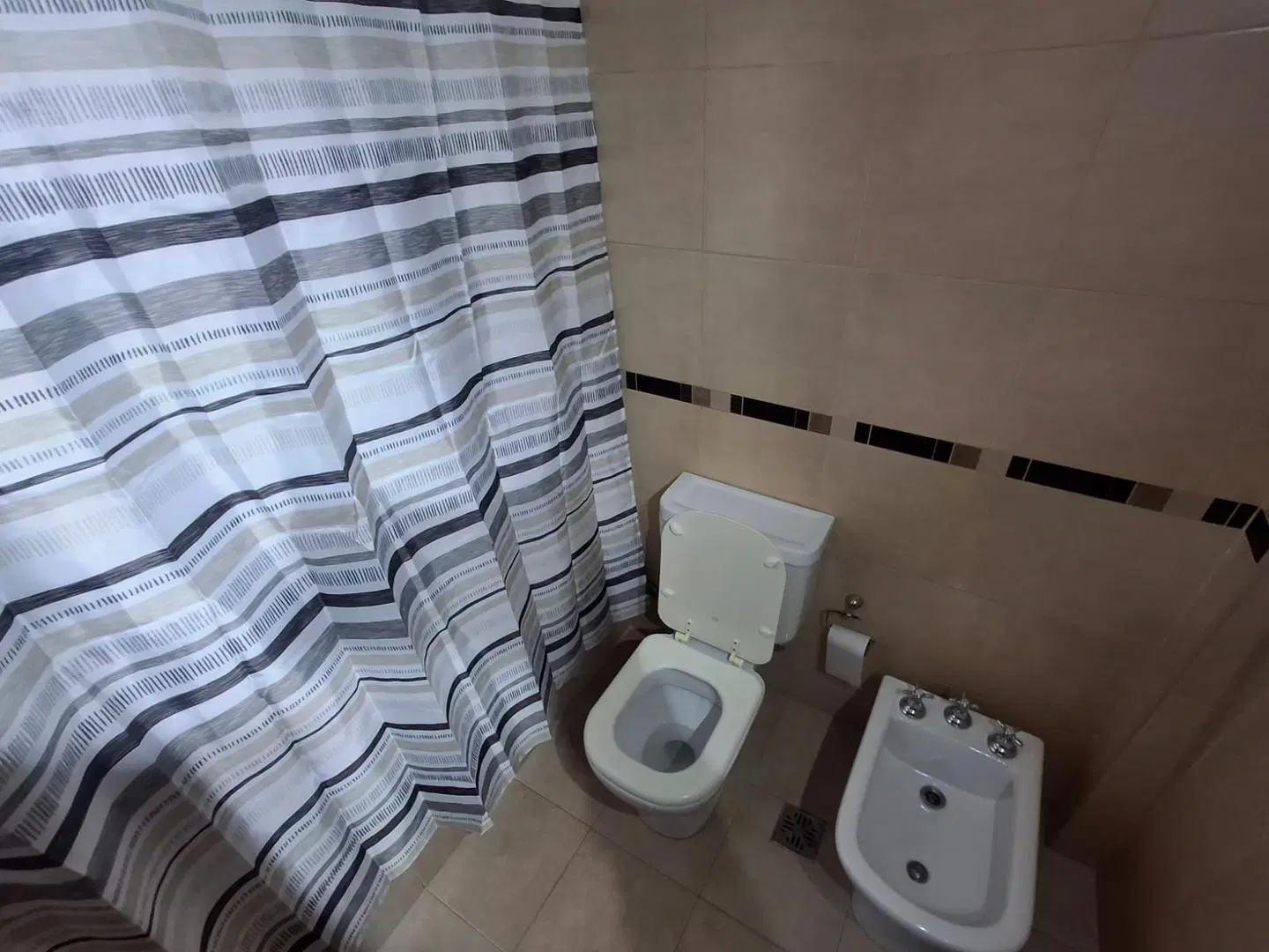 2 Ambientes| Alquiler, Flores | Excelente estado c/patio 2