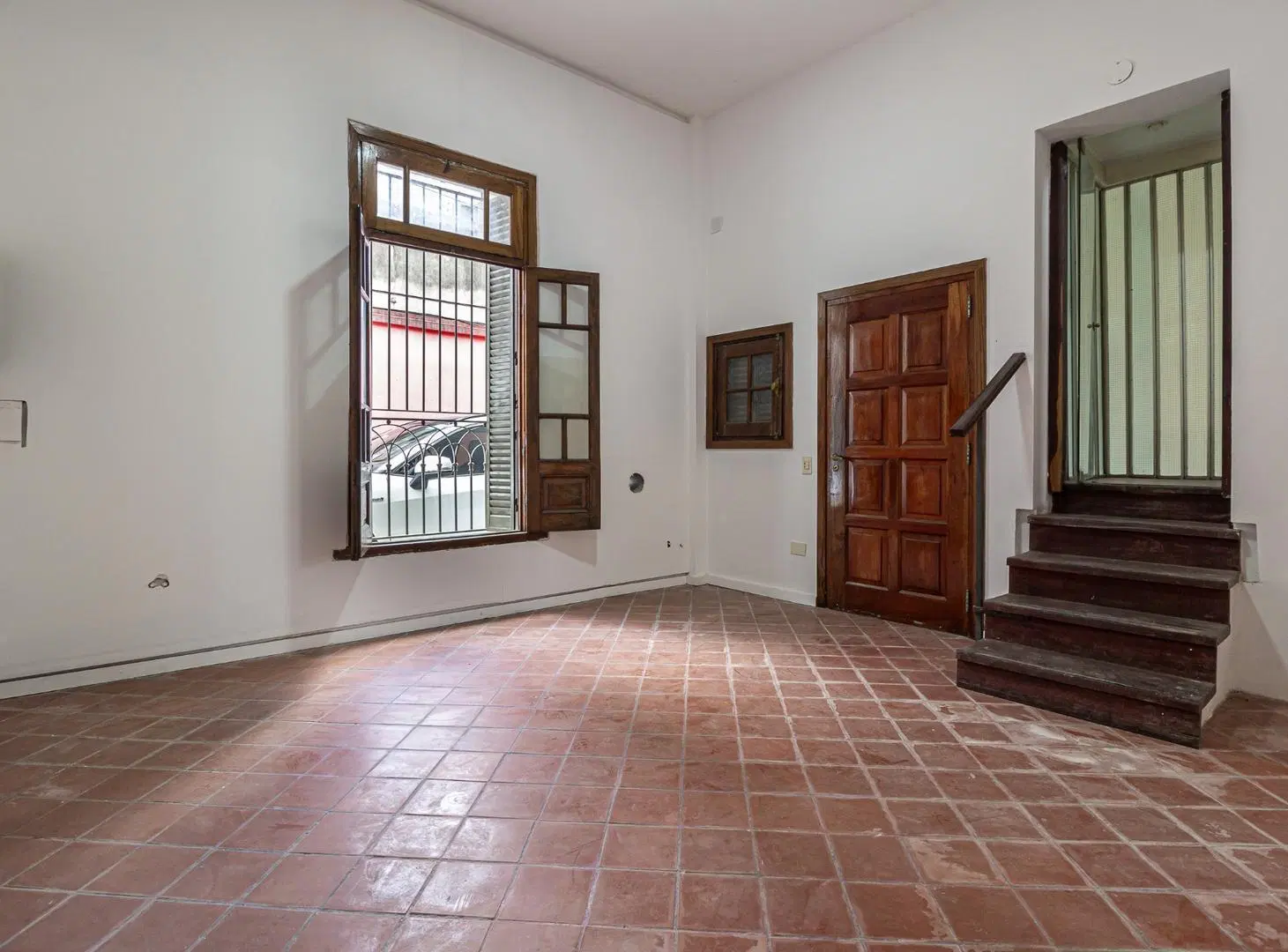 OFICINA COMERCIAL EN VENTA SOBRE TERRENO PROPIO 5