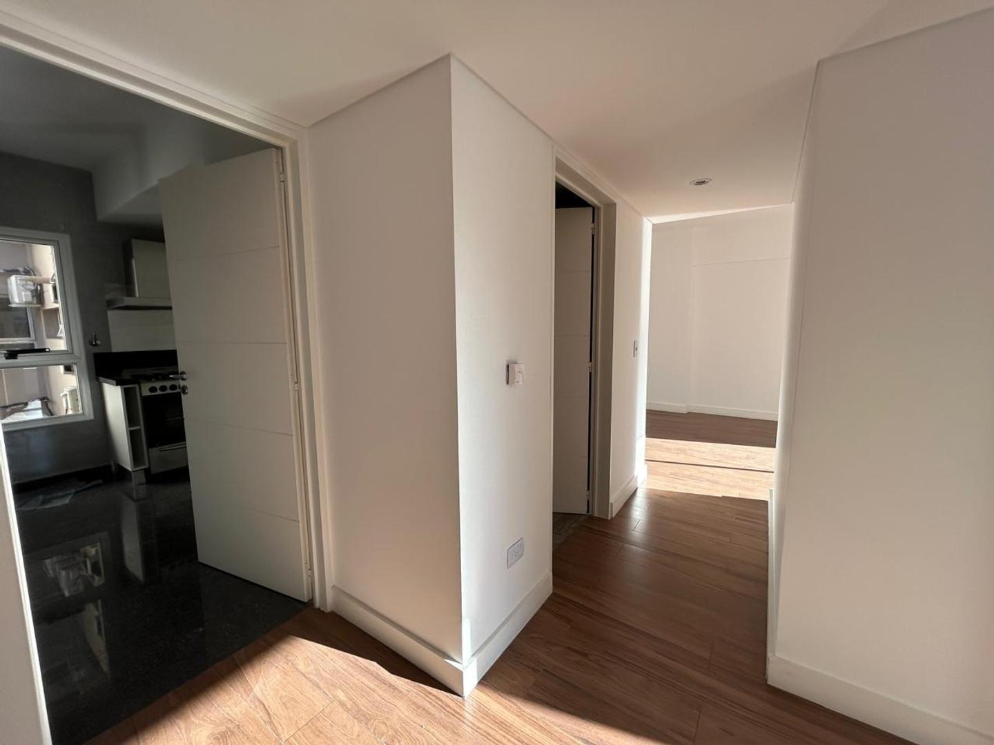 3 ambientes / cochera / Urquiza, venta