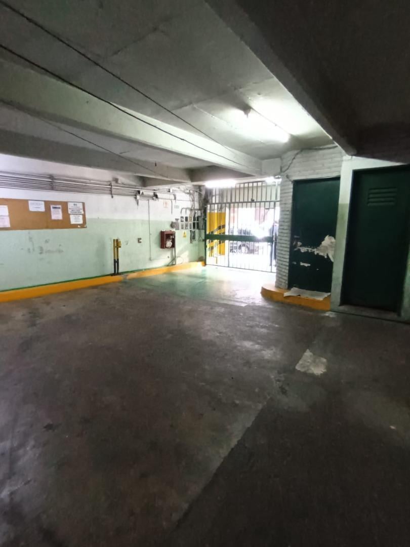 Cochera cubierta - Recoleta - Venta