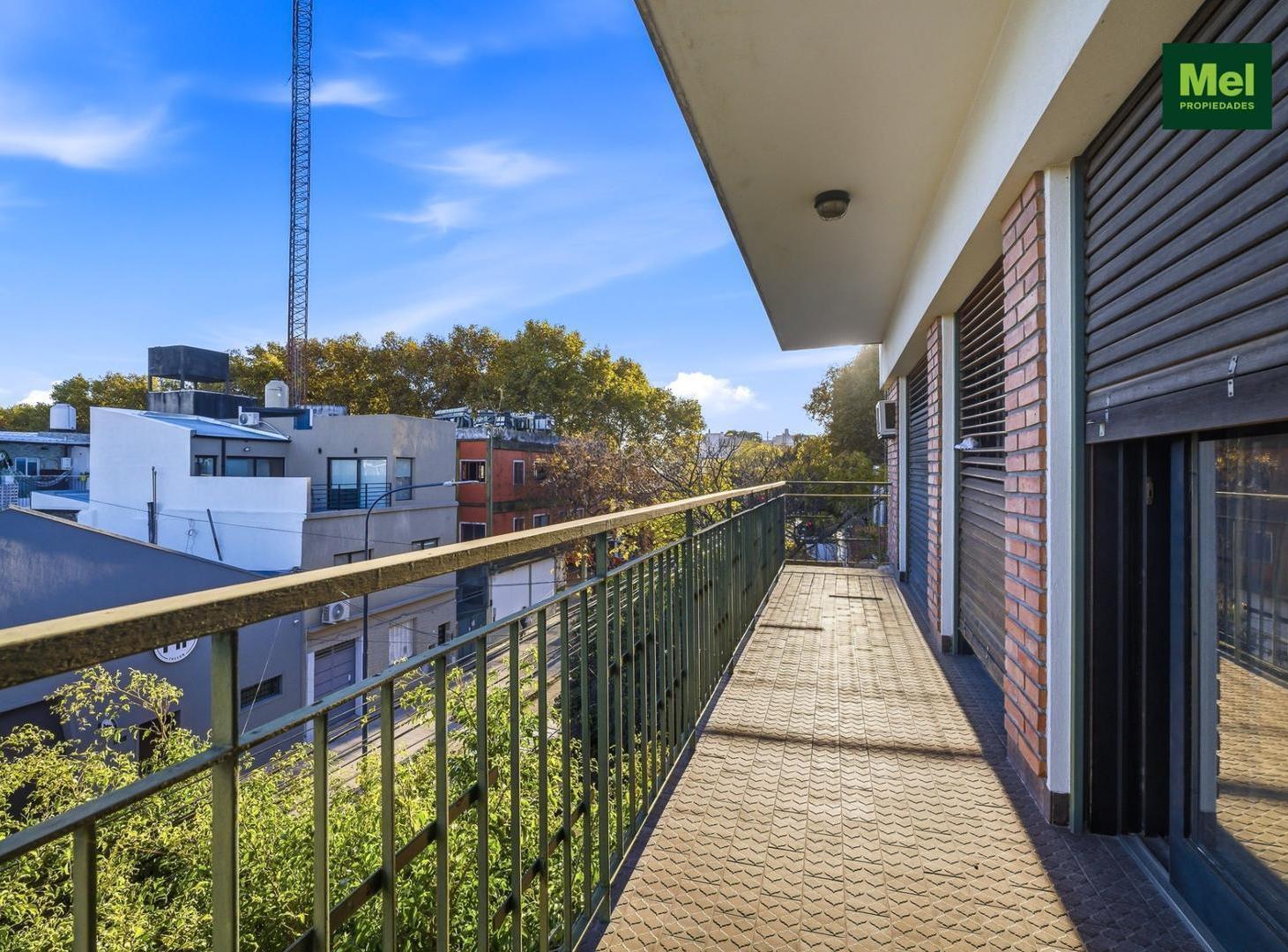 Edificio|2 PH | Venta en bloque en V Urquiza| Galpón/cochera
