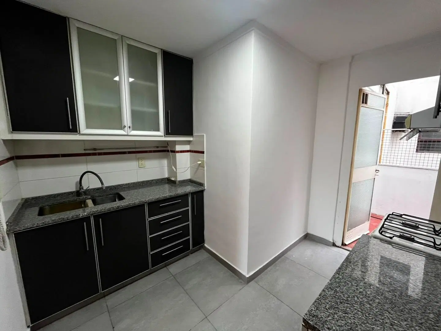 Departamento 3 ambientes con balcón y patio 4