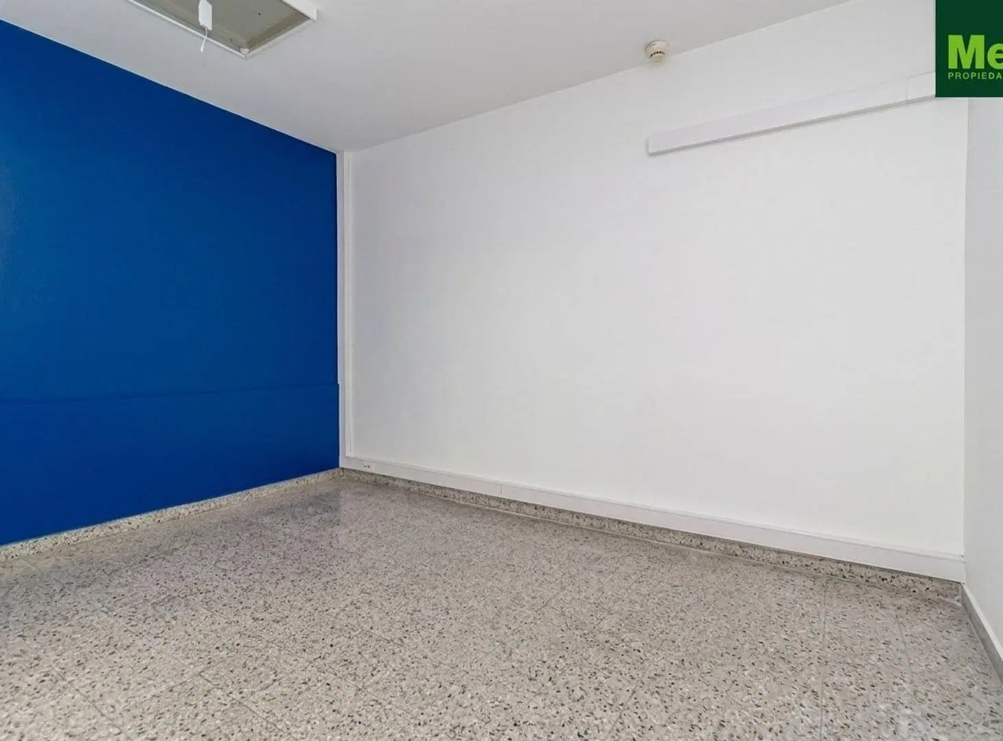 Local sobre Av comercial | Alquiler V. Urquiza | Esp. libre 5