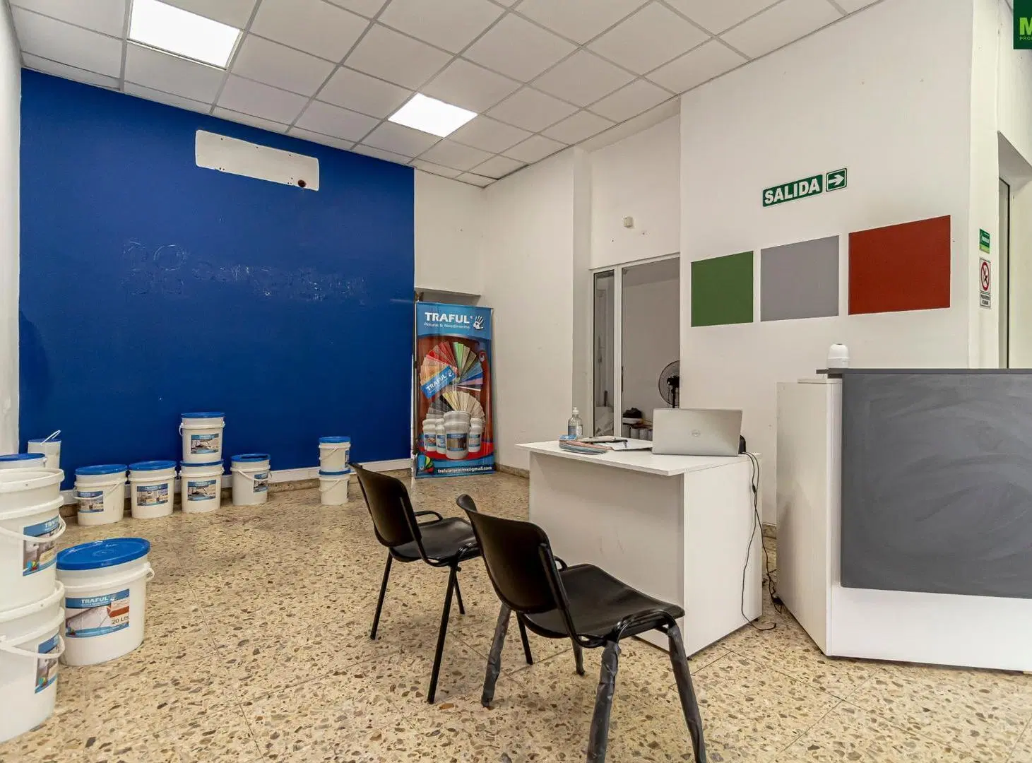 Local sobre Av comercial | Alquiler V. Urquiza | Esp. libre 3