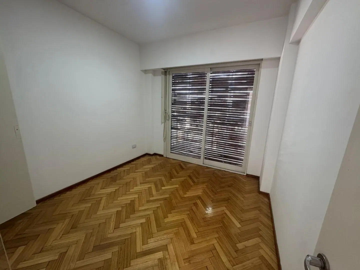 3 Ambientes| Alquiler en V Urquiza| Hermoso depto. piso alto 2