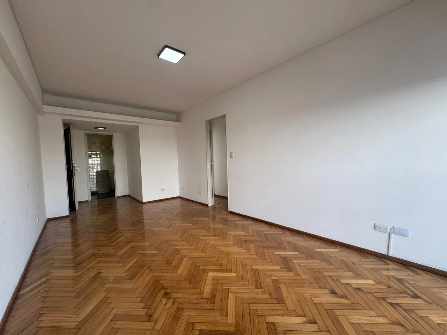 3 Ambientes| Alquiler en V Urquiza| Hermoso depto. piso alto 4