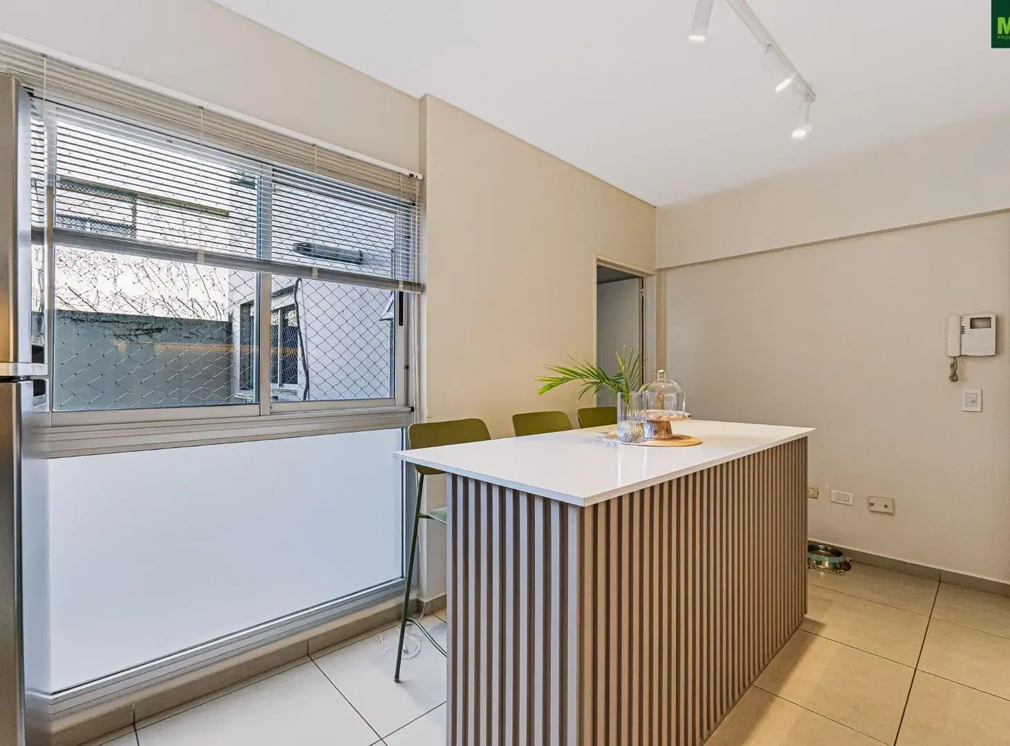 4 Ambientes| Venta en V Urquiza| Con cochera fija cubierta 4
