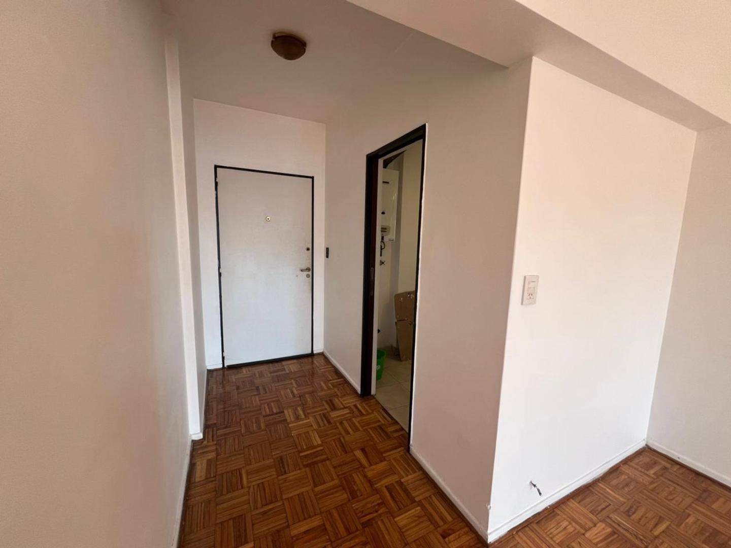 Foto de 4 Ambientes| Alquiler, Colegiales | en piso alto., imagen 3
