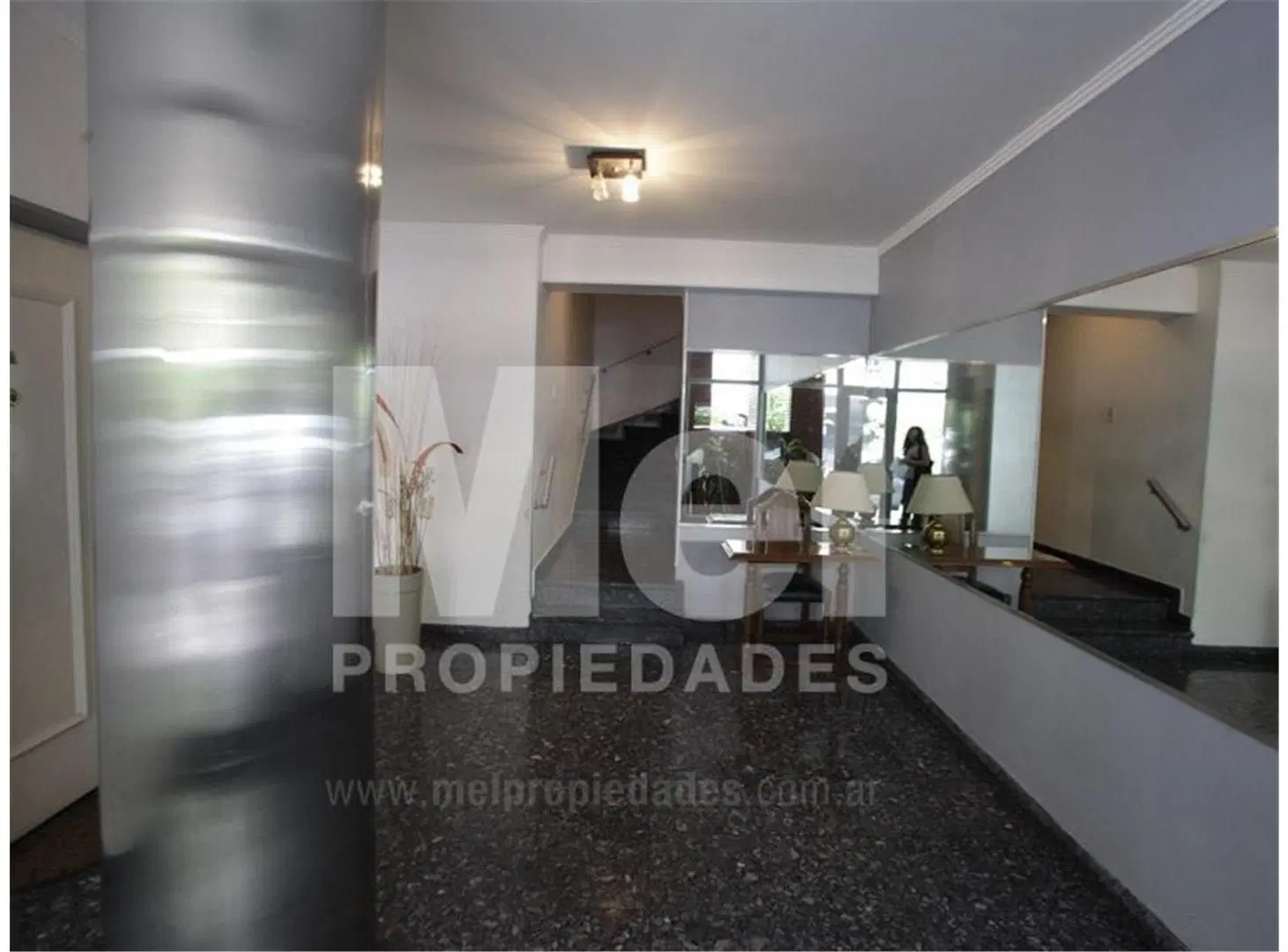 2 AMBIENTES AL FRENTE CON BALCON 3