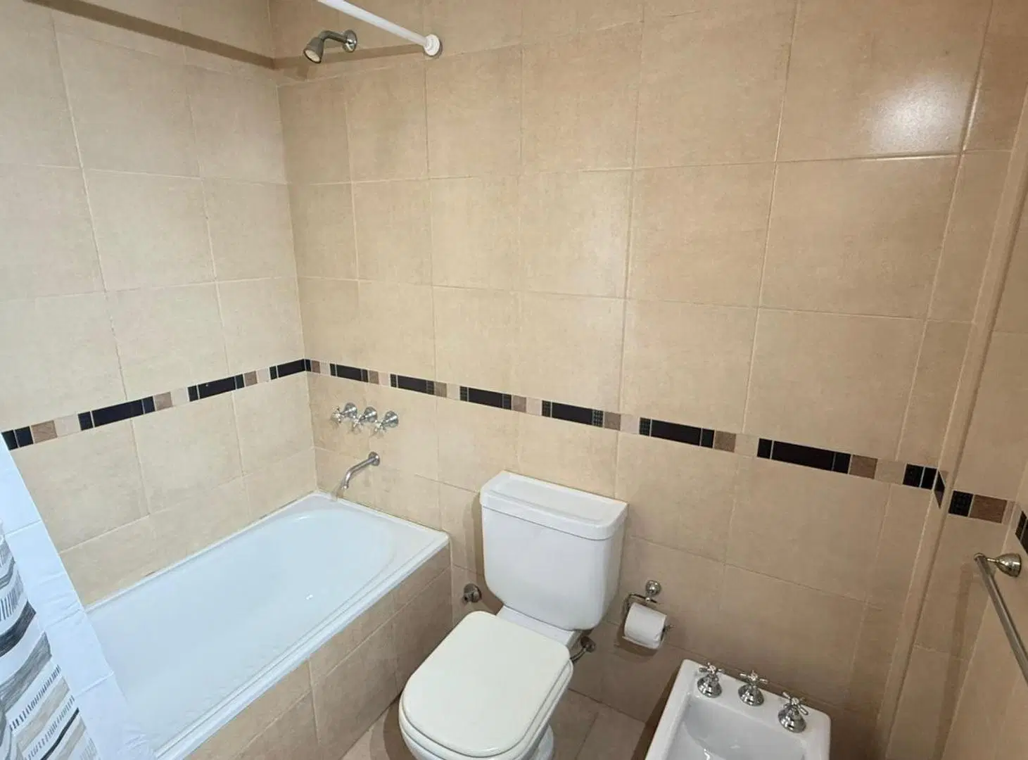 2 Ambientes| Alquiler, Flores | Excelente estado c/patio 8