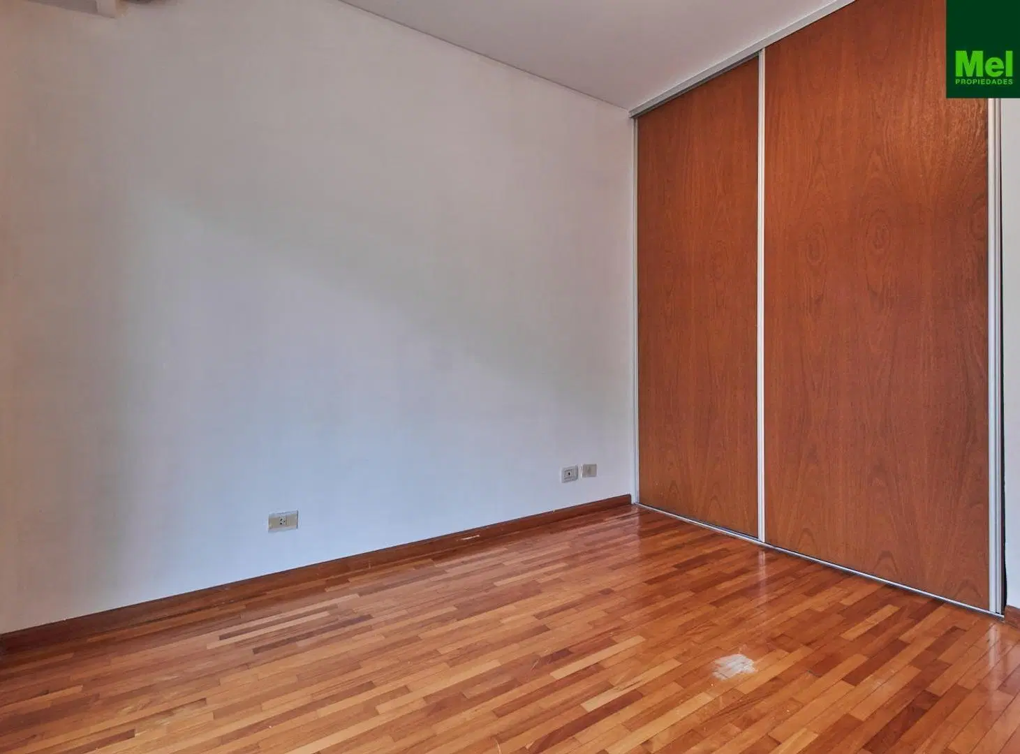 3 AMBIENTES AL FRENTE CON BALCON 8