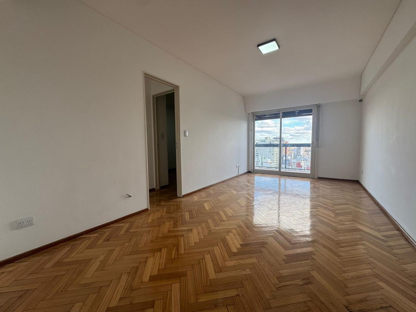 Foto de 3 Ambientes| Alquiler en V Urquiza| Hermoso depto. piso alto, imagen 4
