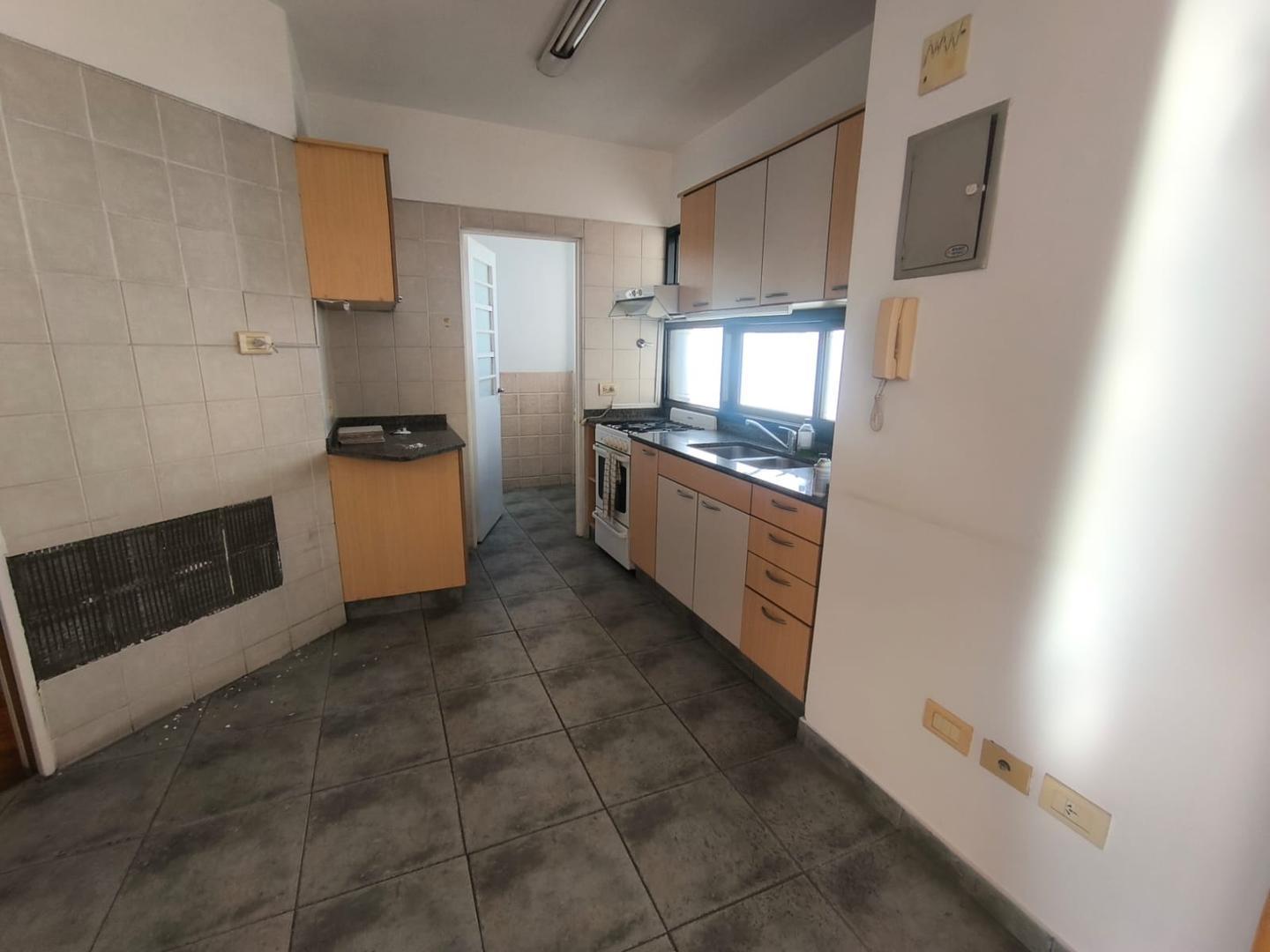 Foto de SEMIPISO 3 AMBIENTES EN ALQUILER, EDIF PISCINA, PARRILLA., imagen 1