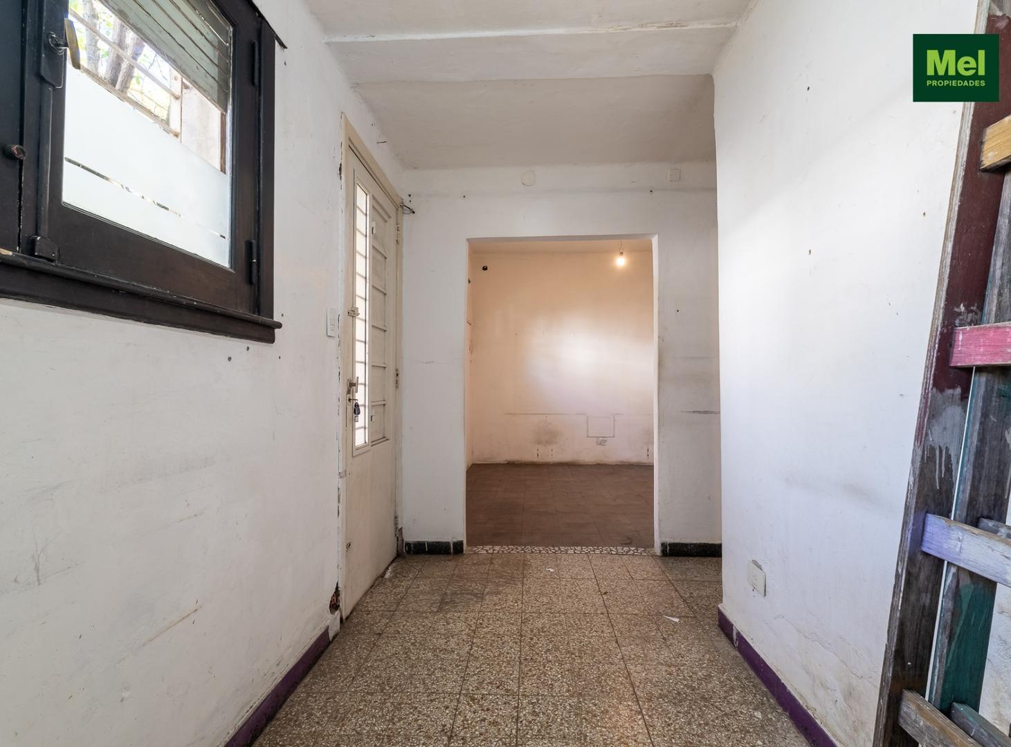 Foto de VENTA PH A RECICLAR CON ENTRADA INDIVIDUAL Y TERRAZA, imagen 2