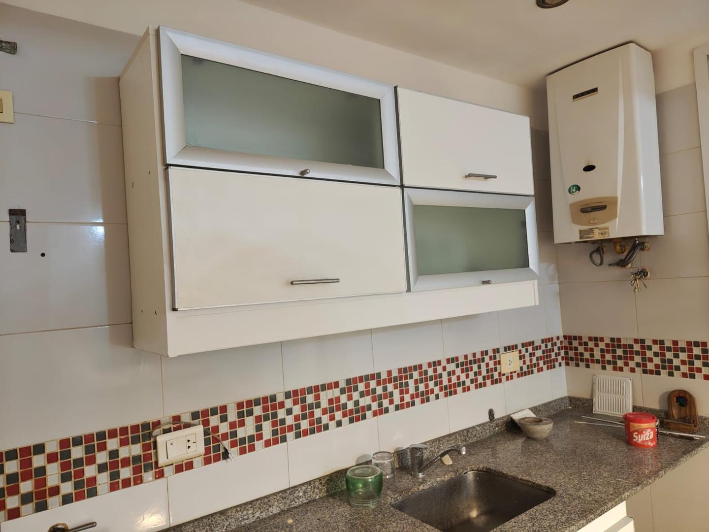 Foto de Excelente 3 ambientes REFACCIONADO lateral con ventanales, imagen 4