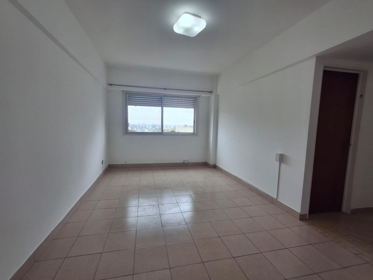 Foto de Dos ambientes luminoso y amplio, vista lateral, imagen 2
