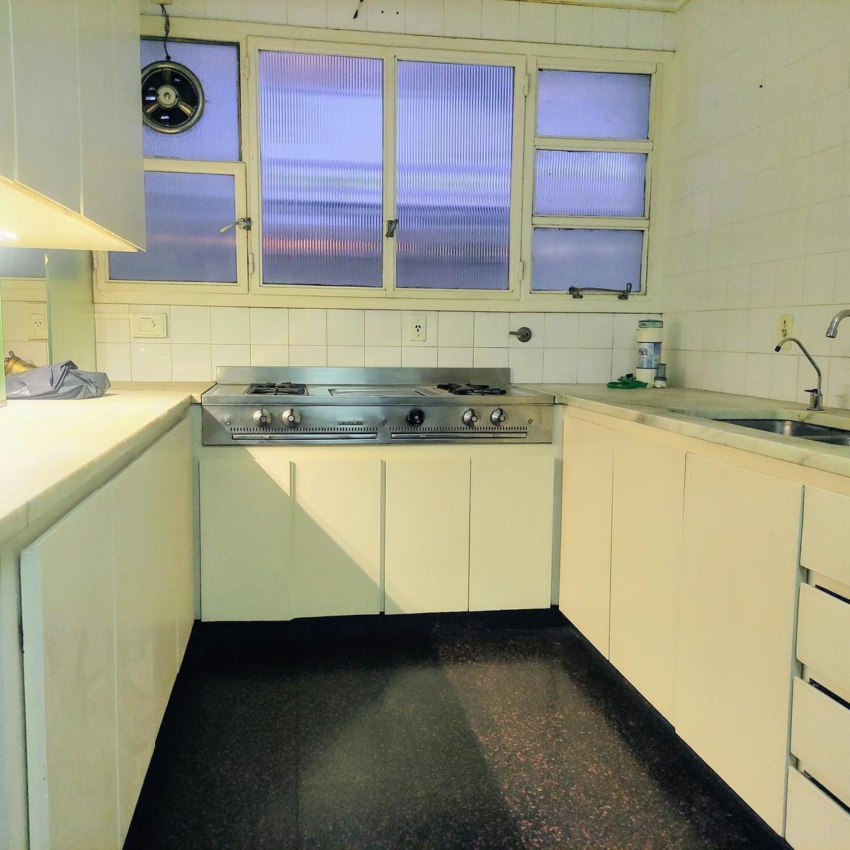 Austria y Libertador Departamento en Venta Terraza Vig24hs Coch Escr o 4tod 1