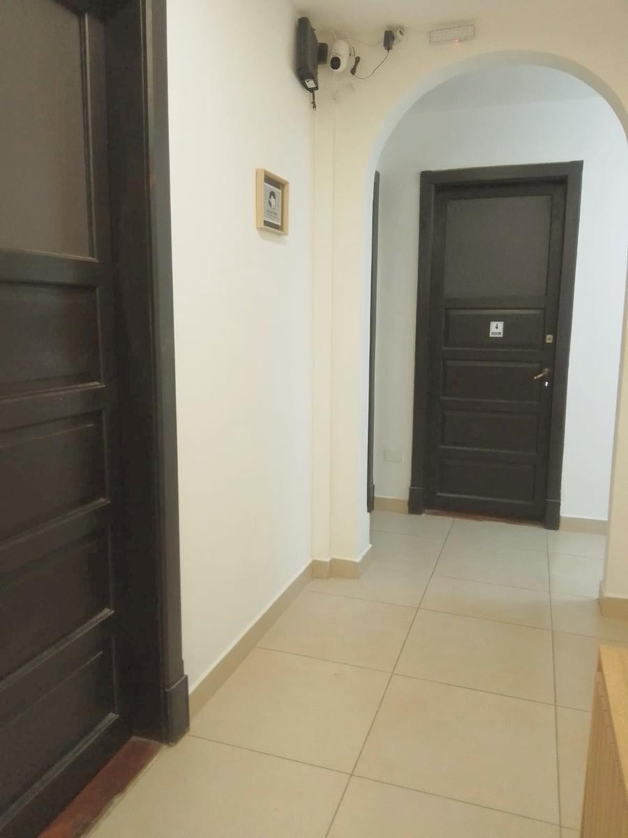 Edificio con 4 Pisos Disponibles Apto Comercial en Microcentro 5