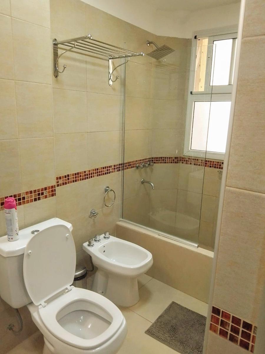 Edificio con 4 Pisos Disponibles Apto Comercial en Microcentro 1