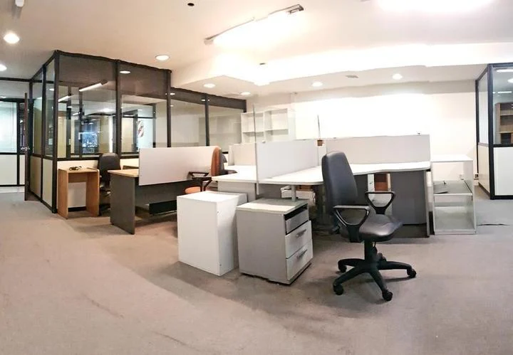 ALQUIILER Oficinas en World Trade Center Vigilancia 24hs cocheras mas Terraza propia 400m2 5
