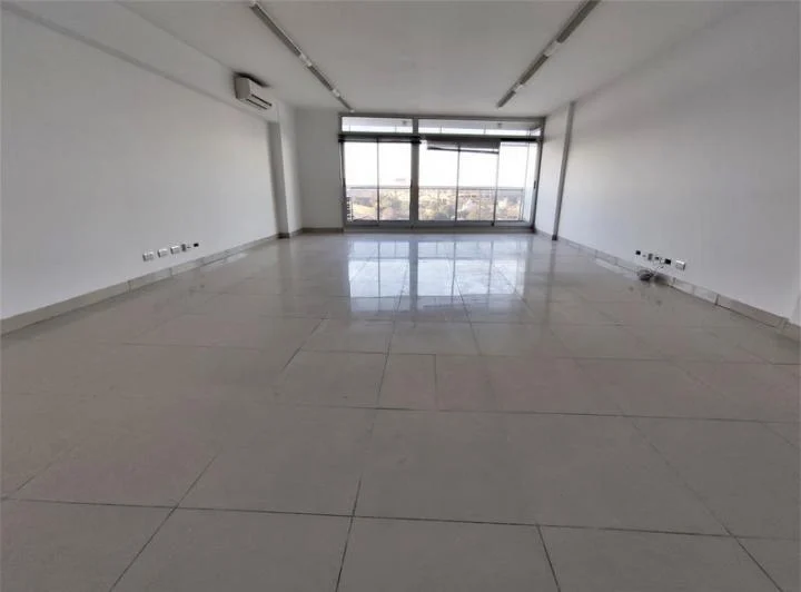 Alquiler oficina Av Libertador 6900  FRENTE al Rio 55m2 al Rio impecable cochera 5
