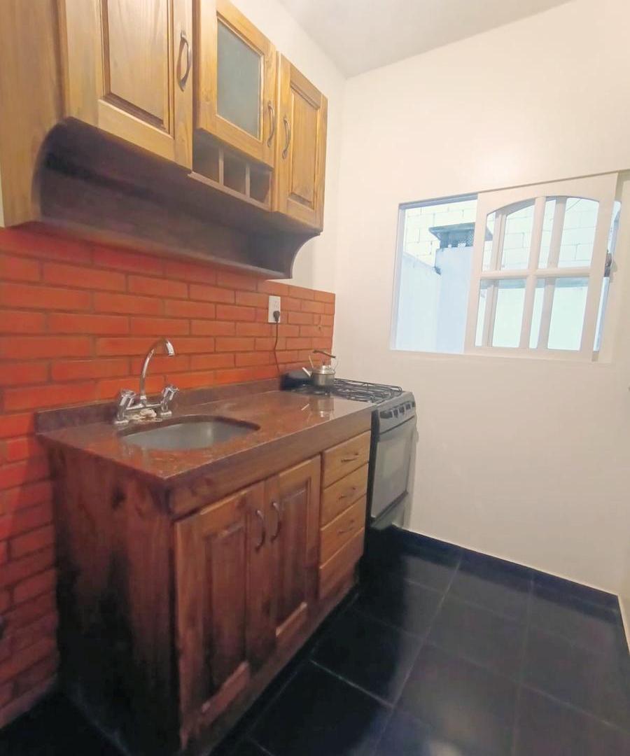 Foto de Departamento en venta con Patio 2 ambientes reciclado Belgrano Chico, imagen 2