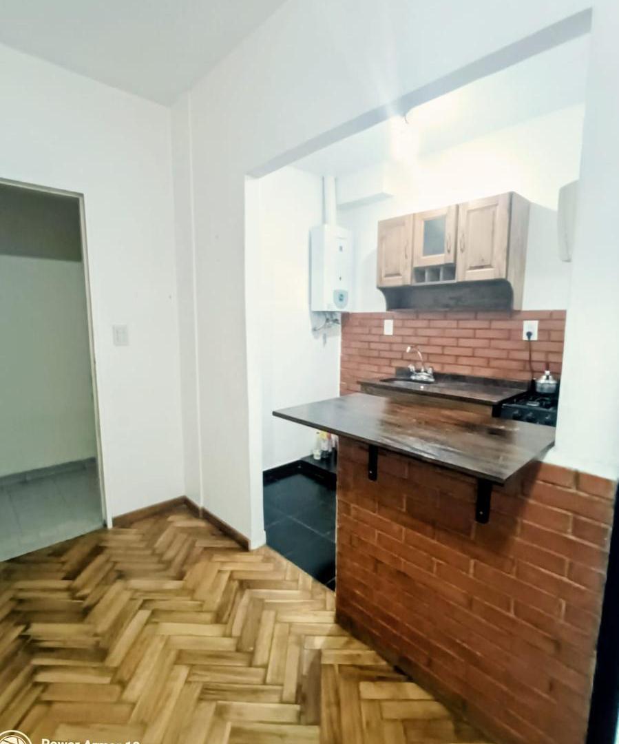 Foto de Departamento en venta con Patio 2 ambientes reciclado Belgrano Chico, imagen 3