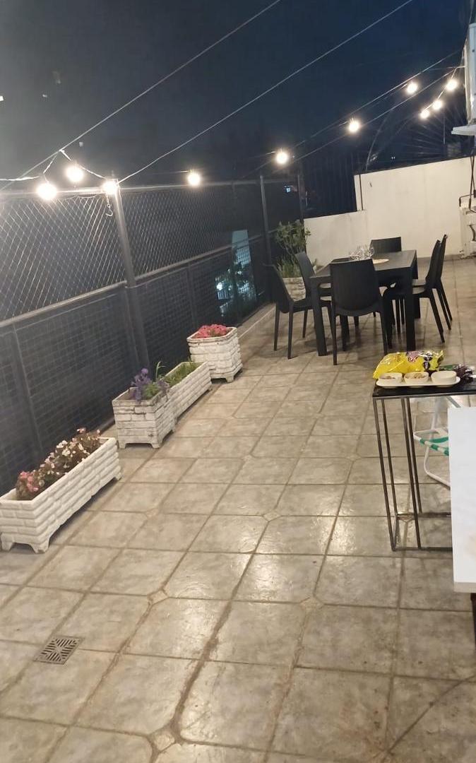 ALQUILER Recoleta 3 ambientes y dependencias con TERRAZA Luz Sol parrilla Escritorio o 3er Dormitori