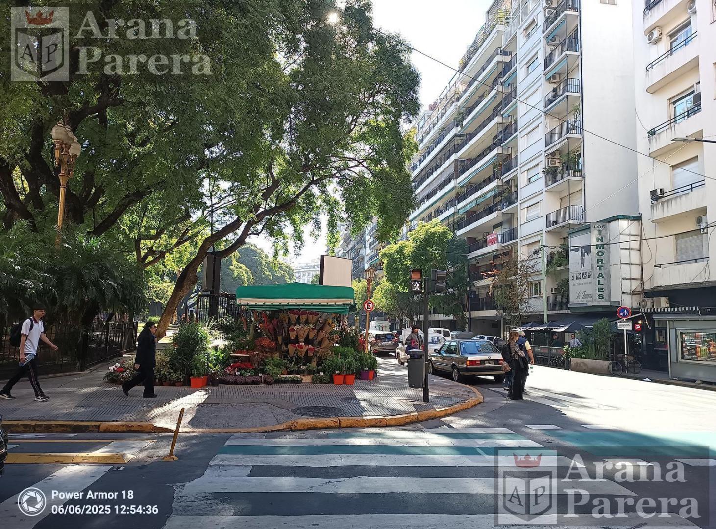 Foto de VENTA epartamento frente a PLAZA VICENTE LOPEZ 3 DORMITORIOS DEPENDENCIA, imagen 3