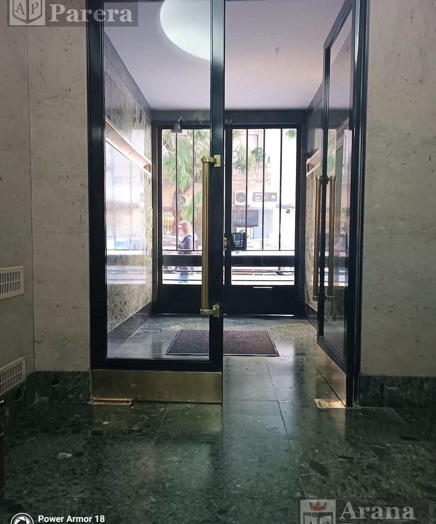 Foto de VENTA Departamento frente a PLAZA VICENTE LOPEZ 3 DORMITORIOS, imagen 3