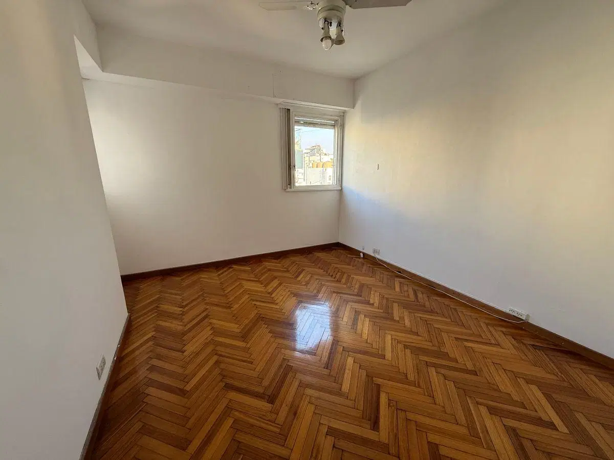 VENTA – 3 AMBIENTES MUY LUMINOSO EN RECOLETA 5