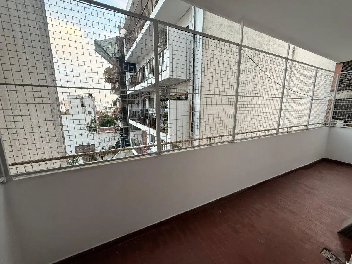 ALQUILER 3 AMBIENTES CON BALCON Y COCHERA 2
