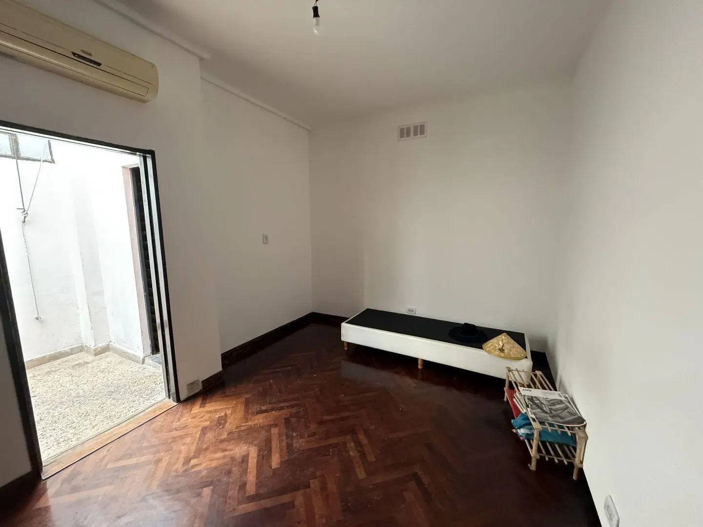 PH de 2 ambientes con patio  Apto vivienda, oficina o depósito  Sin expensas 5