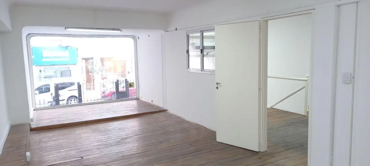 Local de 100 m² en alquiler a metros de Florida 3