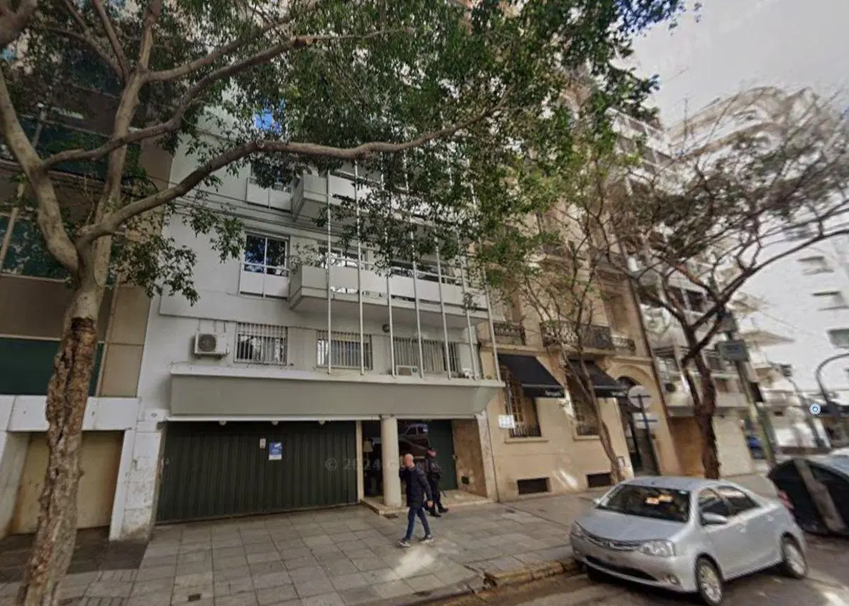 Semi piso de 3 amb. con dependencia - Posadas 1200 - Recoleta 2