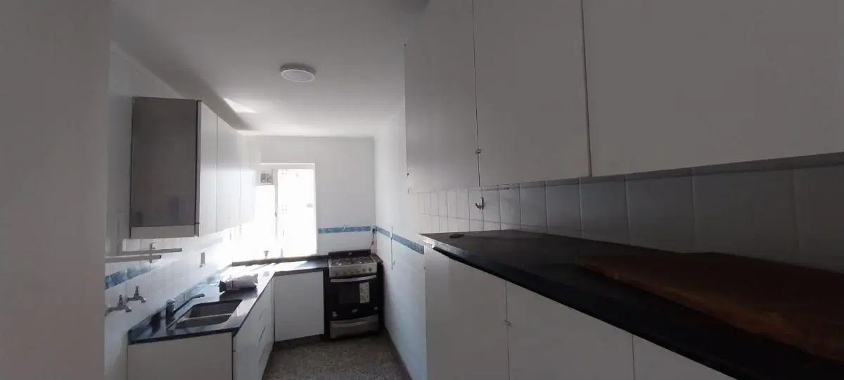 Dpto. 3 amb. al frente con balcón - Av. Pueyrredón 1400 - Recoleta 4