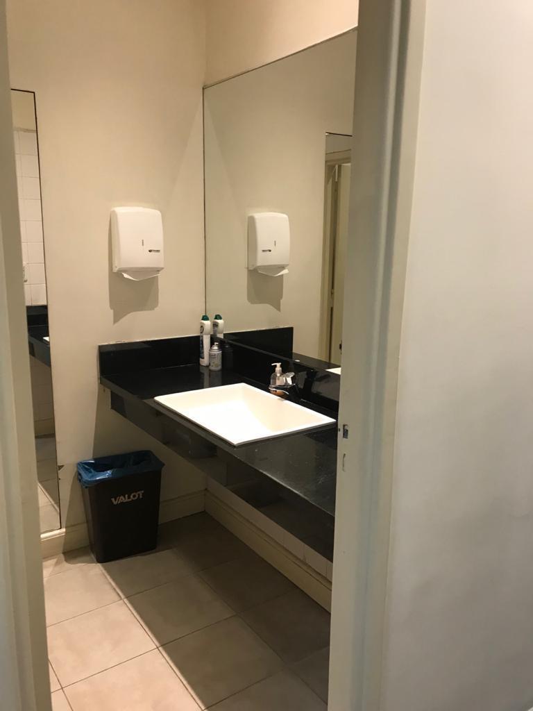 Excelente Local Sarmiento 400, Pb 225 m² 3