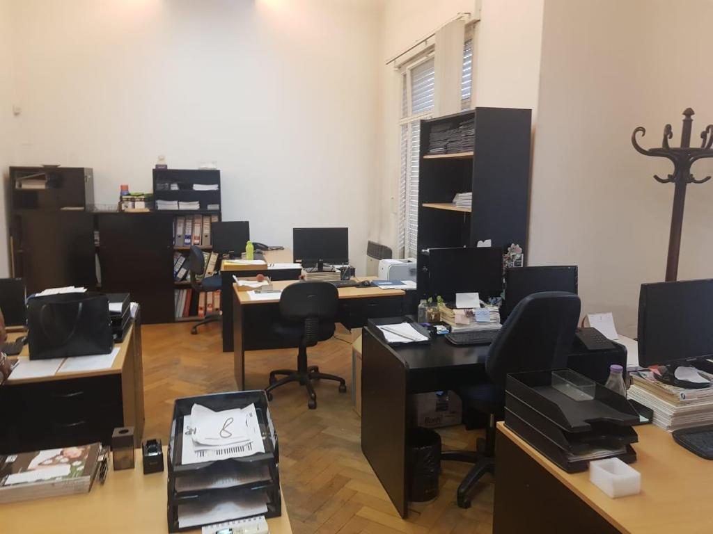 Av Alem 400 y Corrientes 330 m² Oficina Impecable 5