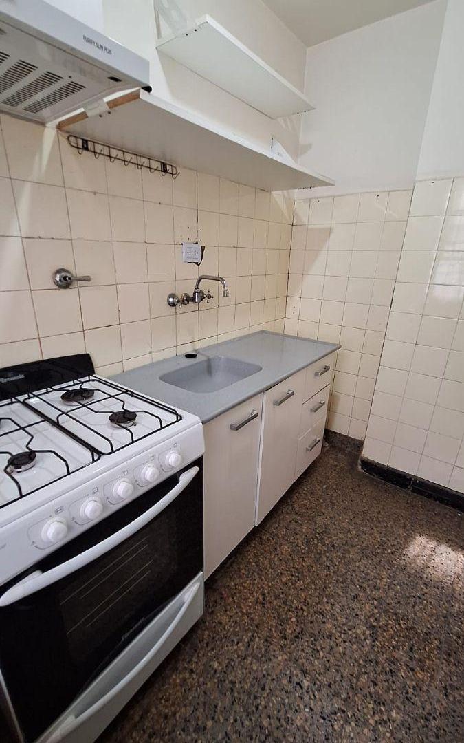 Foto de HERMOSO DEPARTAMENTO CON PATIO APTO PROFESIONAL, imagen 5