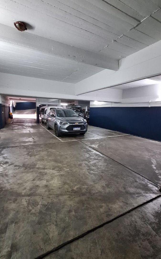 Foto de EXCELENTE COCHERA FIJA Y CUBIERTA, imagen 1