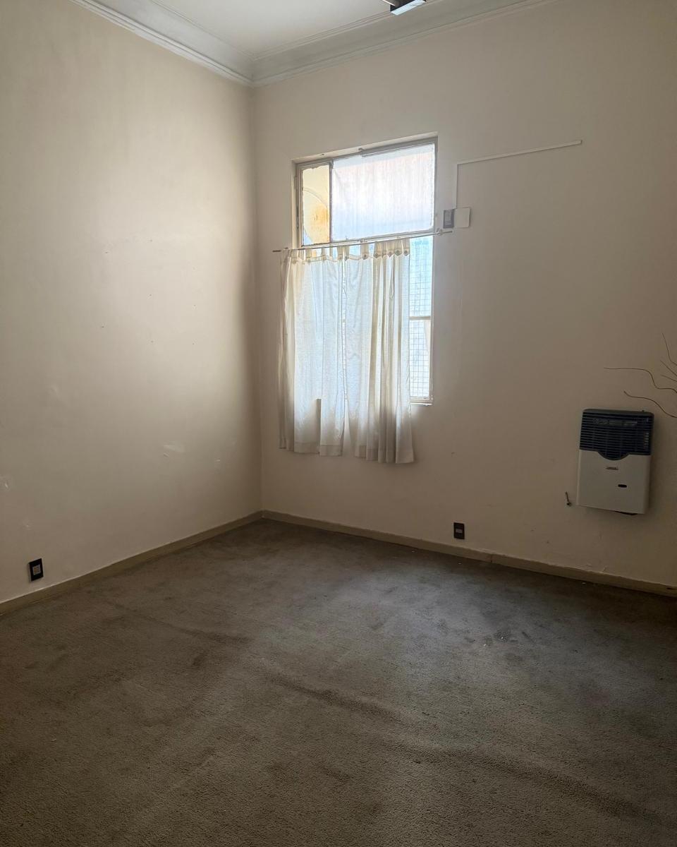 Oportunidad - Perón Al 1700 4°. Departamento de 6 Ambientes a Reciclar 3