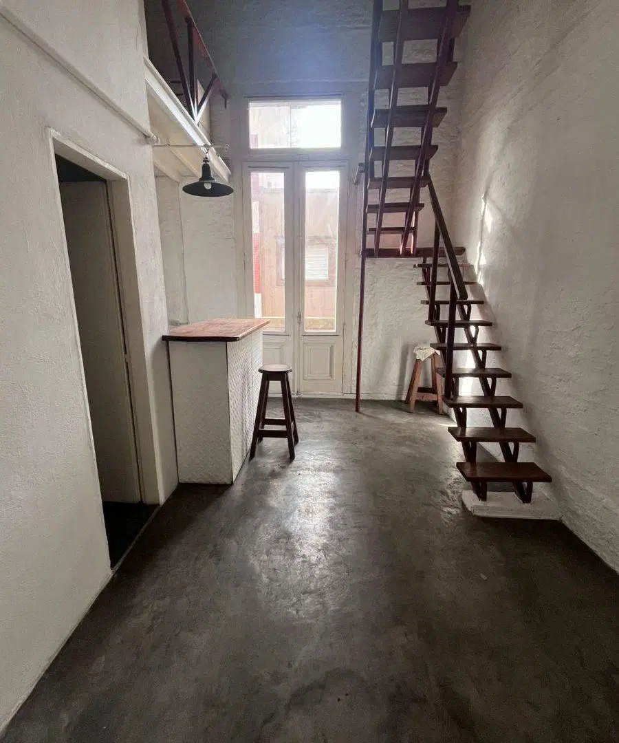Hermoso Departamento tipo Loft con balcón en Alquiler - Bolívar al 600 1