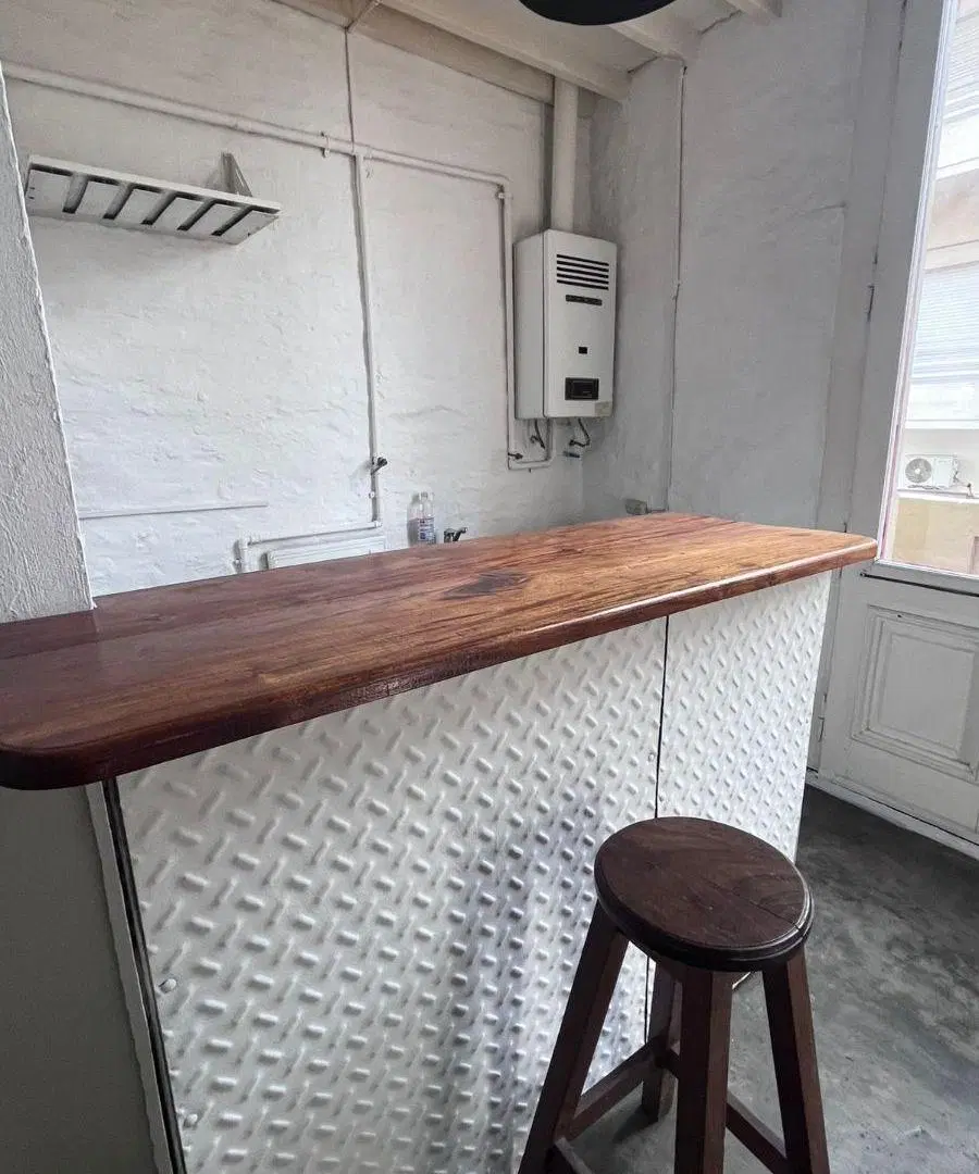 Hermoso Departamento tipo Loft con balcón en Alquiler - Bolívar al 600 3